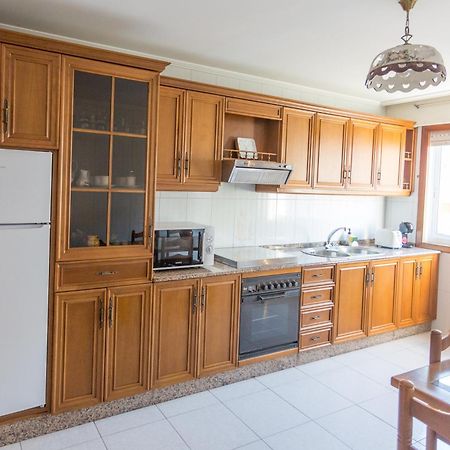 Disfruta De Melide En Este Amplio Apartamento Luaran gambar