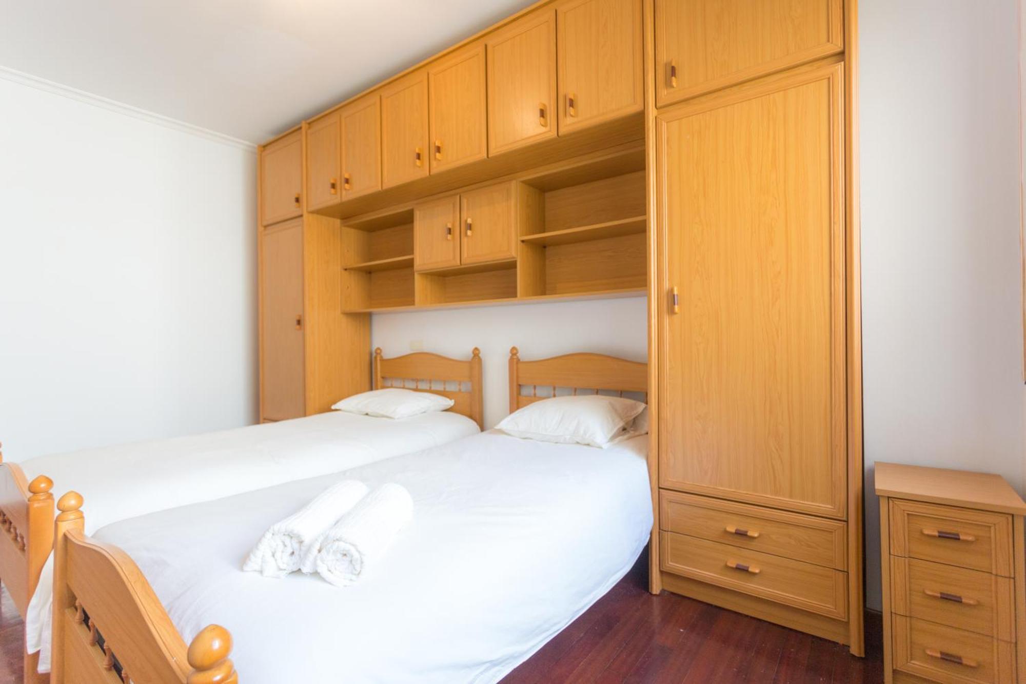 Disfruta De Melide En Este Amplio Apartamento Luaran gambar