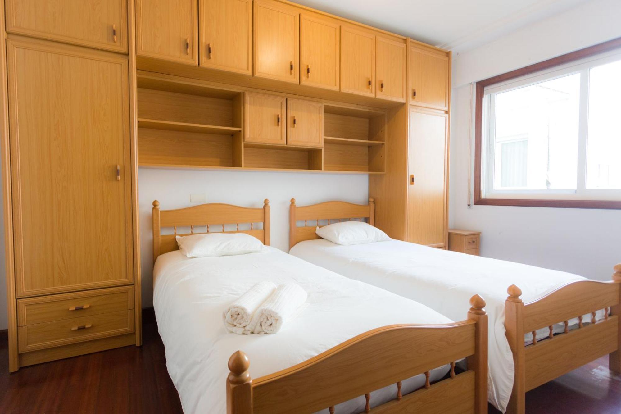 Disfruta De Melide En Este Amplio Apartamento Luaran gambar
