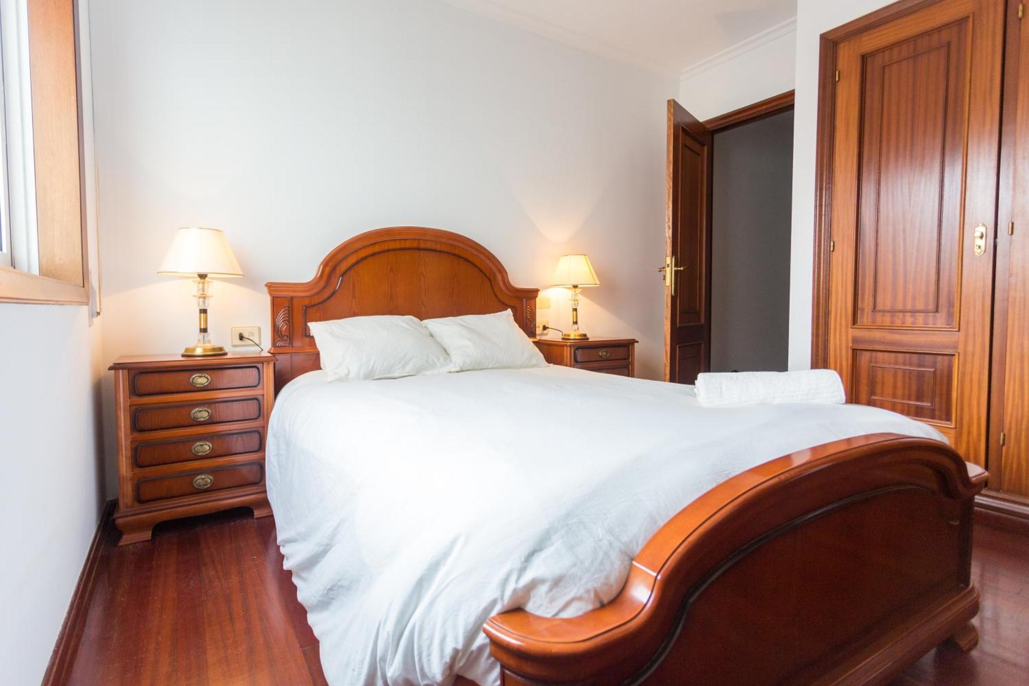 Disfruta De Melide En Este Amplio Apartamento Luaran gambar